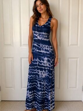 Soft Joie Navy and White Tie-Dye
thin, lightweight breathable fabric Maxi Dress